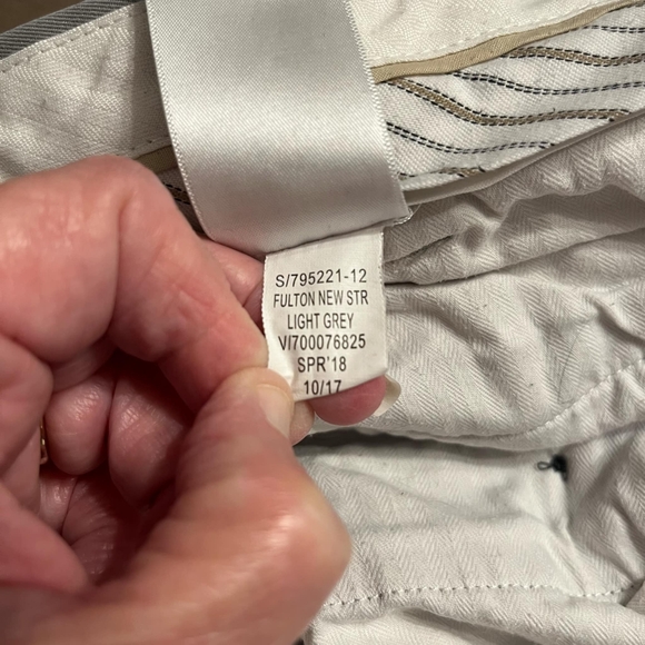 Banana Republic Light Gray Rapid Movement Fulton Chinos Size 40 x 32 - Picture 9 of 9